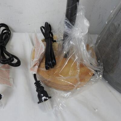2 Desk Lamps with Wood Base and Gray Shades, Broken Heads