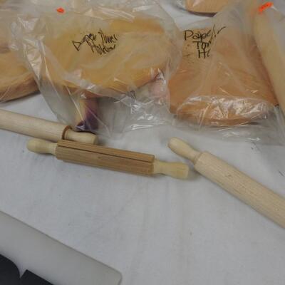 10 pc Crafts: Craft Wood, Paper Towel Holders, Welcome Sign, Swans