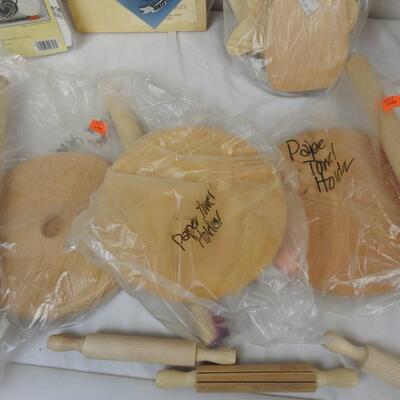 10 pc Crafts: Craft Wood, Paper Towel Holders, Welcome Sign, Swans