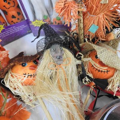 16 pc Halloween Lot: Sculptured Tapered Candles, Scarecrows, Ghosts