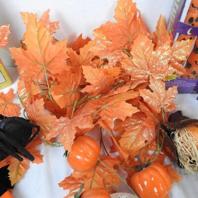 16 pc Halloween Lot: Sculptured Tapered Candles, Scarecrows, Ghosts
