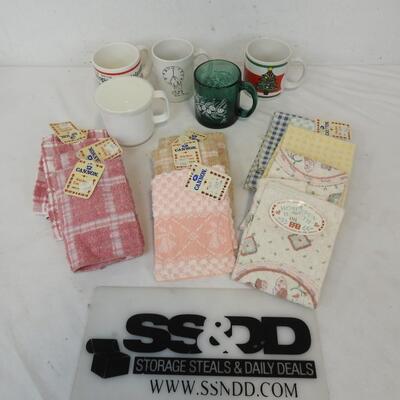 17 pc Kitchen, 5 Assorted Mugs, 12 Dish Clothes, Cannon