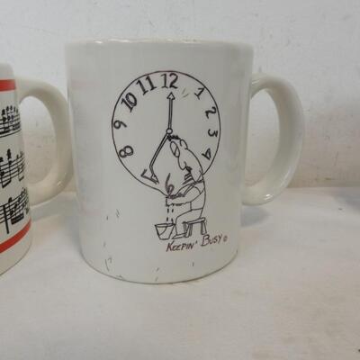 17 pc Kitchen, 5 Assorted Mugs, 12 Dish Clothes, Cannon