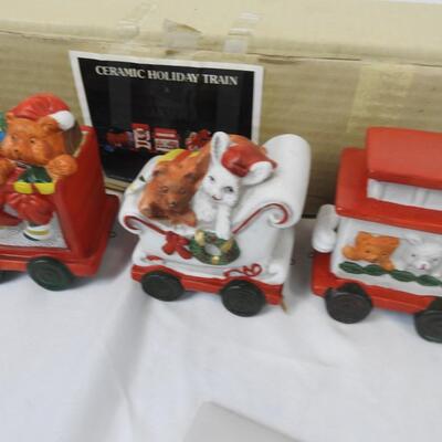 Christmas Decor: Ceramic Holiday Train, 5 Village Houses with Miniature Lights