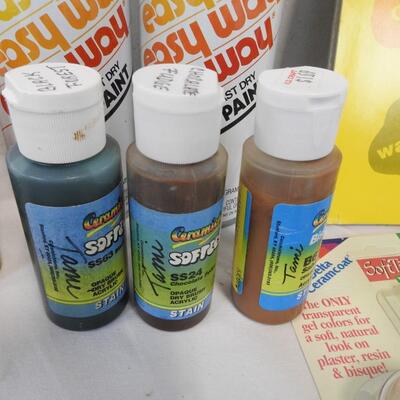 26 pc Crafts, Acrylic Paints, Spray Paint, 2 Paint Sets, Paper