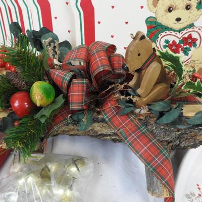 18 pc Christmas 8 placemats, log centerpiece candles, tray, bells, ornaments etc