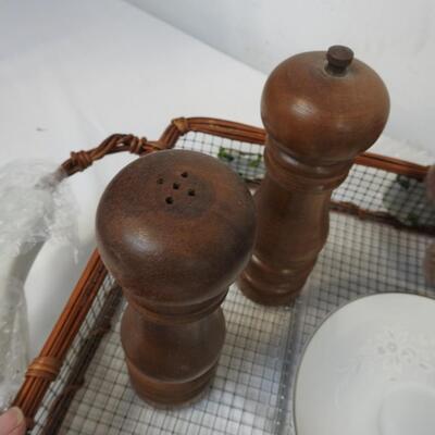 10 pc Kitchen & Baking: Cake pan, salt & pepper, BIG cup & saucer, bowl, etc