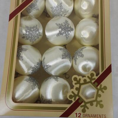 18 pc Christmas Lot: Precious Moments hot pads & towel, cups, teddy bears, etc
