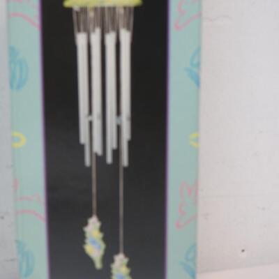 New Old Stock Easter Lot: 3 Figurines and 1 Wind Chime