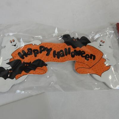 14 pc Halloween Decorations: Spider Webbing, basket grass, wood cut outs - New