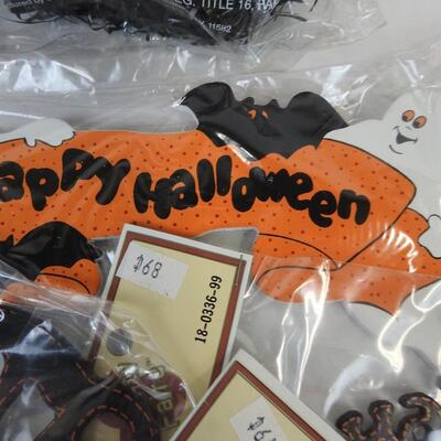 14 pc Halloween Decorations: Spider Webbing, basket grass, wood cut outs - New
