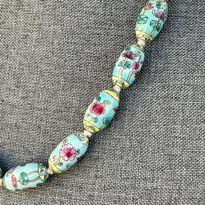 CHINESE SINGLE STRAND OF PAINTED PORCELAIN BEADS