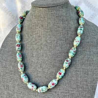 CHINESE SINGLE STRAND OF PAINTED PORCELAIN BEADS