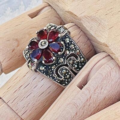 CONTEMPORARY STYLE WIDE BAND STERLING SILVER & MARCASITE RING JEWELED RED FLOWER