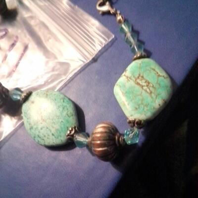 Ladies Turquoise and Silver Necklace