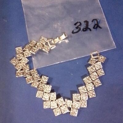 Exquisite White Gold Bracelet