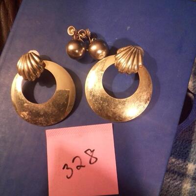 2pr Vintage Earrings