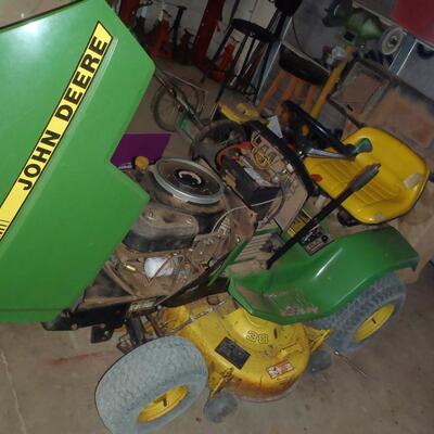 John Deere 185 Hydro Riding Lawnmower mower with 2 bags