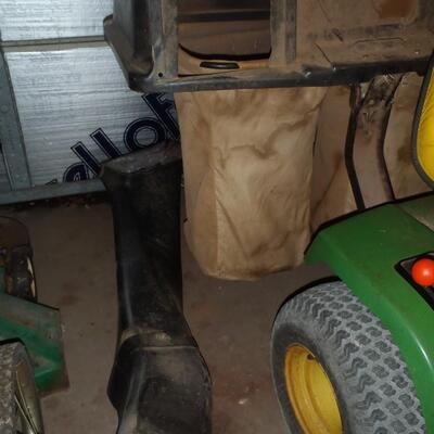 John Deere 185 Hydro Riding Lawnmower mower with 2 bags