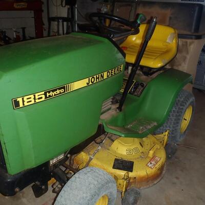 John Deere 185 Hydro Riding Lawnmower mower with 2 bags