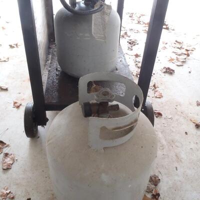 Propane Gas Grill (Needs new heat plates); 2 tanks 