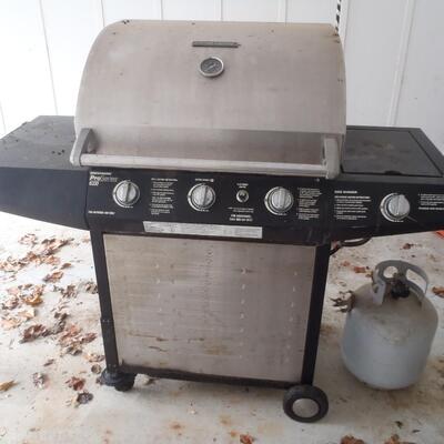 Propane Gas Grill (Needs new heat plates); 2 tanks 