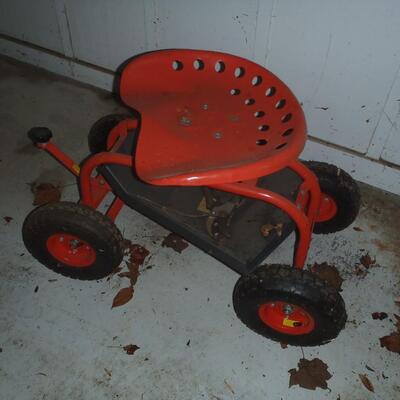 Rolling garden cart Seat