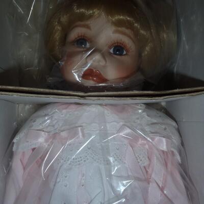 New in box; "Heather" Porcelain Doll; Hamilton Collection