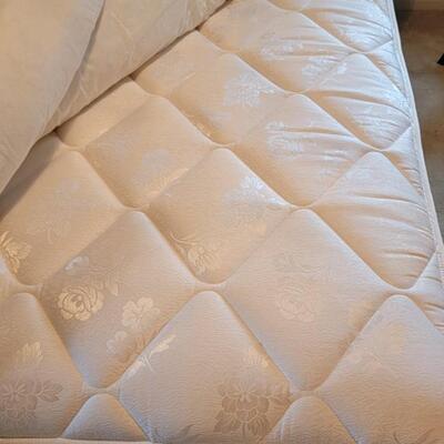 mattress/ box spring