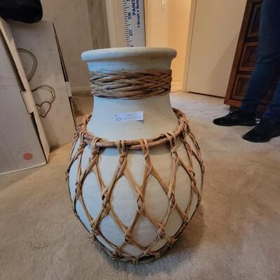 weaved lattice ceramic vase
