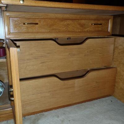 Thomasville lighted Burl Wood China cabinet