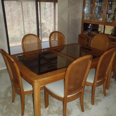 Thomasville Mirrored Burl Wood Dining table, 2leaves; 6 Chairs