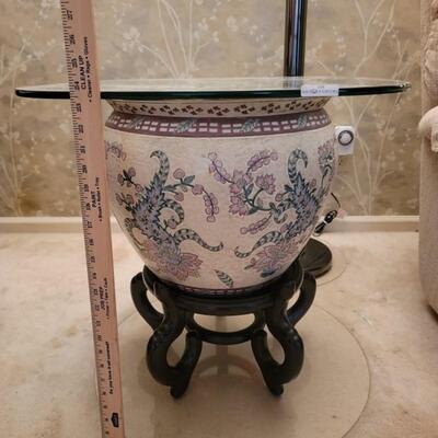 vase glass pedestal table