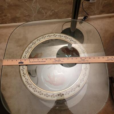 vase glass pedestal table