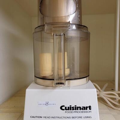 Cuisinart food processor, with attachments