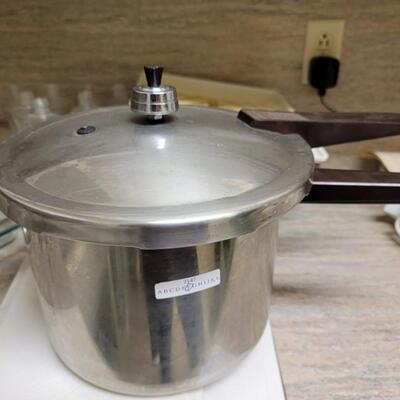 pressure cooker