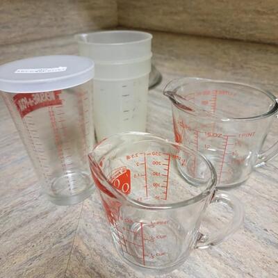 measuring cups