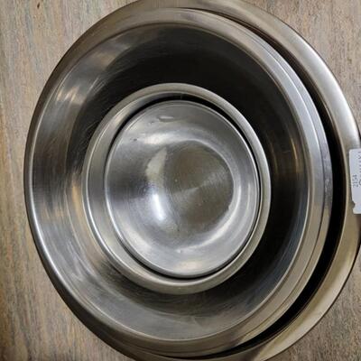 5 stainless steel bowls