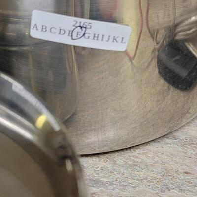 5 stainless steel pots with lid's 2 stock pots, double Dutch oven and 2 sauce pants