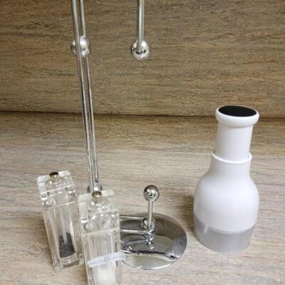 chopper, salt and pepper shakers, paper towel holder