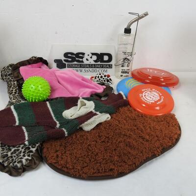 9 pc Pet Lot: Hanging water bottle for dogs.  Frisbees, blanket, sweater, toys