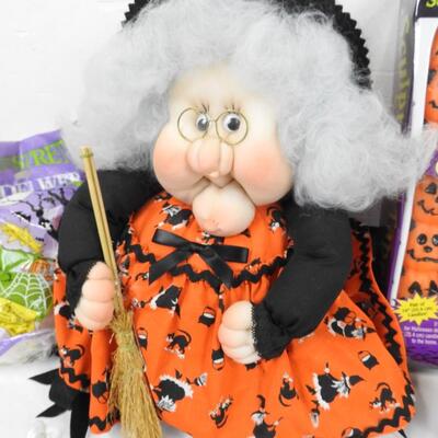 8 pc Halloween Lot: Spider Webs, Witch Soft Sculpture, Sculptured Tapers