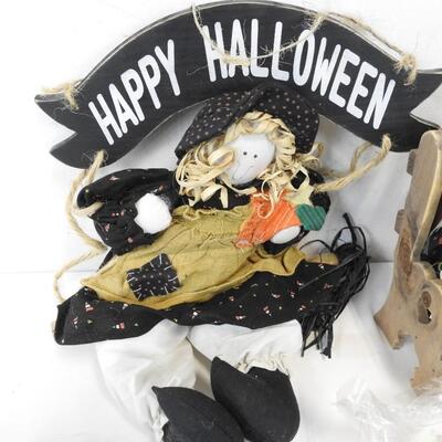 6 pc Halloween Decor: Ghost and Witch Family, Wooden Signs, Happy Harvest