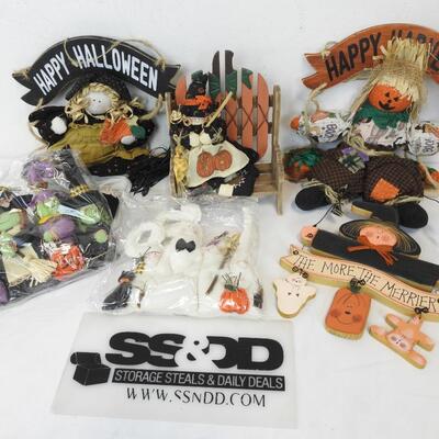 6 pc Halloween Decor: Ghost and Witch Family, Wooden Signs, Happy Harvest