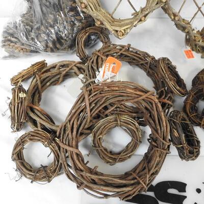 22 Twine Wreaths, Pinecones, Twine Heart Wall Decor