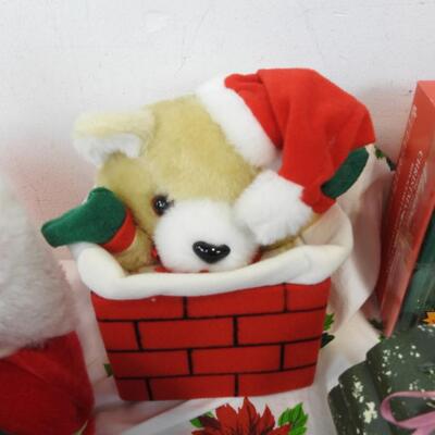 20+ Christmas Lot: Hot pads, Ornaments, Table Cloth, Tree Skirt, Bear Puppets