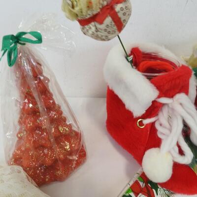 20+ Christmas Lot: Hot pads, Ornaments, Table Cloth, Tree Skirt, Bear Puppets