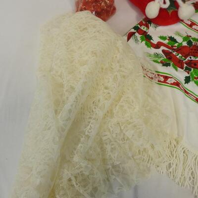 20+ Christmas Lot: Hot pads, Ornaments, Table Cloth, Tree Skirt, Bear Puppets