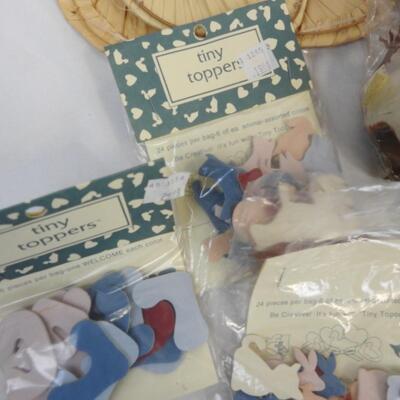Assorted Craft Lot: Flowers, Birds, 4-In-1 Disposable Palette Paper