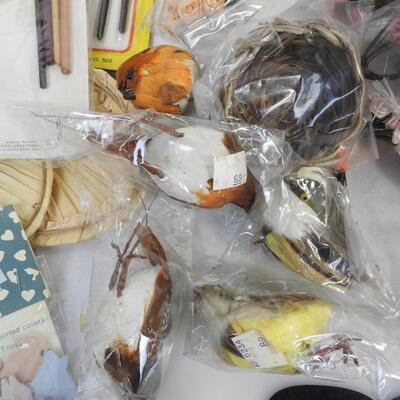 Assorted Craft Lot: Flowers, Birds, 4-In-1 Disposable Palette Paper